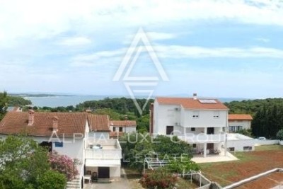 Medulin Bereich: Faszinierende villa mit meerblick und 13 apartments