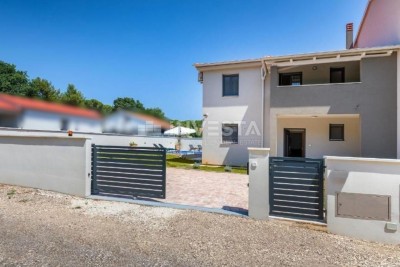 Medulin, neue moderne Villa mit Pool