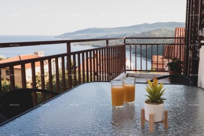 Prodamo apartma v Rabcu s pogledom na morje.