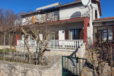Labin - kuća s 3 stambene jedinice