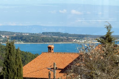 Prodaje se atraktivna kuća u Premanturi s pogledom na more