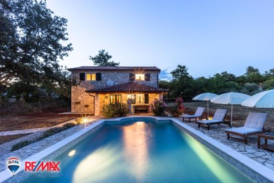 ISTRA, LABIN KAMENA VILA U IDILIČNOM OKRUŽENJU, EKSKLUZIVNO!