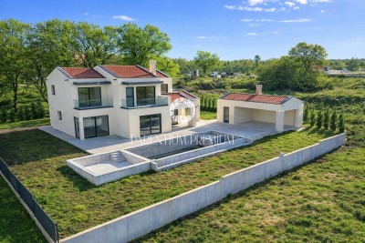 Luxuriöse Villa in ruhiger Lage mit Panoramablick auf das Meer