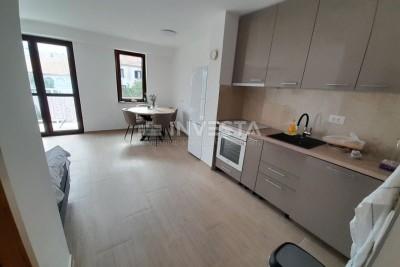 Completely renovated apartment in Červar Porat