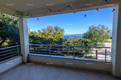 LABIN, Apartman s pogledom na more i vrtom