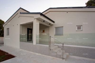 Kanfanar – Moderna prizemnica s bazenom u mirnom okruženju