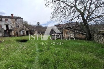 Istrien, Oprtalj! Schöne Steinantiquität in gutem Zustand, ruhige Lage, kein Verkehr oder Lärm!!