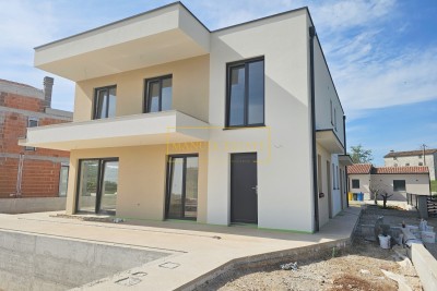 Dvojna kuća s bazenom, Poreč