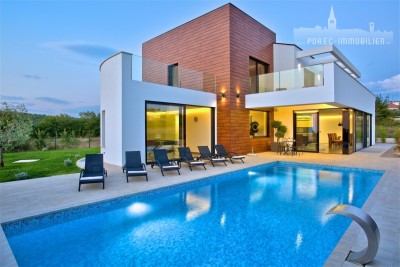 Moderna villa di lusso con vista panoramica sul mare