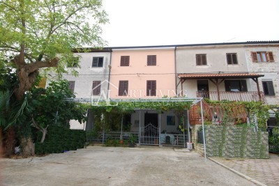 Novigrad, surroundings - charming terraced house only 600 m from the sea