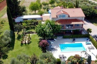 Kamnita hiša z bazenom in čudovitim vinogradom, Istra, Poreč