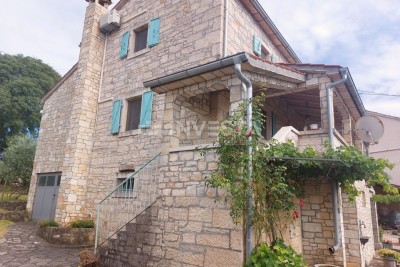 Umgebung von Poreč, autochthones Steinhaus mit großem Garten