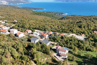 Drenje - građevinsko zemljište s projektom vile