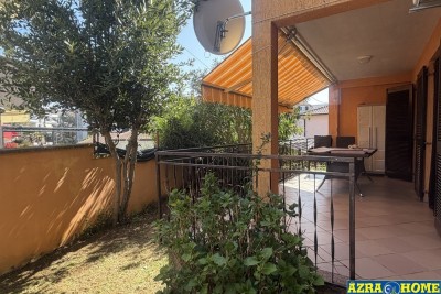 POREČ- ŠPADIĆI , ca. 400 m od mora, stan u prizemlju 76 m2, s vrtom 80 m2