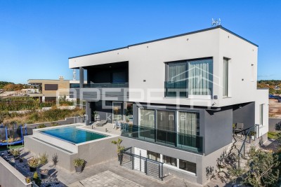 Luksuzna vila u Medulinu: Spa centar, infinity bazen i savršen pogled