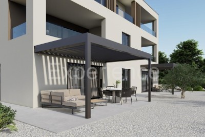 Whg. mit 100 m² Garten & Terrasse – EG, Poreč, 600 m vom Meer