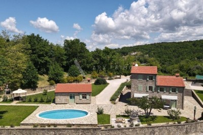 Rustikale Landhausvilla