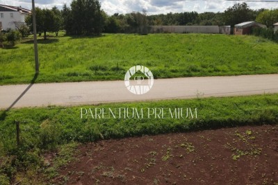 Prostrano građevinsko zemljište u okolici Poreča