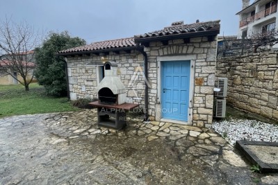 Istra, Kanfanar – Kamena vila s bazenom i velikim vrtom