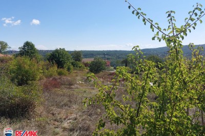 ISTRA, LABIN - OKOLICA, GRAĐEVINSKO ZEMLJIŠTE SA PREKRASNIM PANORAMSKIM POGLEDOM