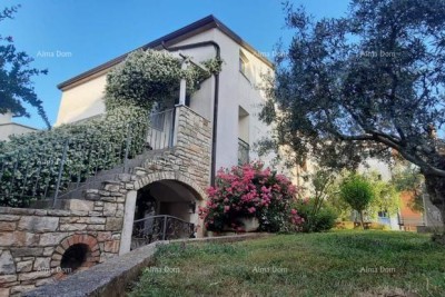 Prodaje se dvoetažni stan, 82 m2, u Brtonigli