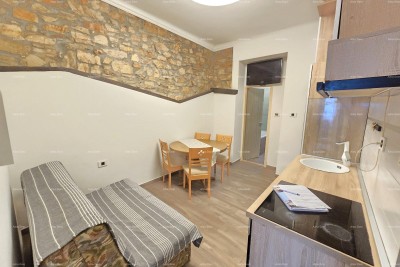 REZERVIRANO Šarmantan stan u Puli - idealan za samce ili par, blizu centra grada i plaže