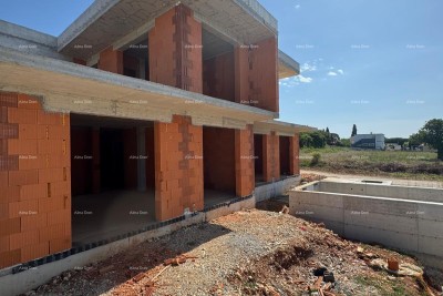 Prodaja duplex kuće s bazenom u širem dijelu grada Pule!