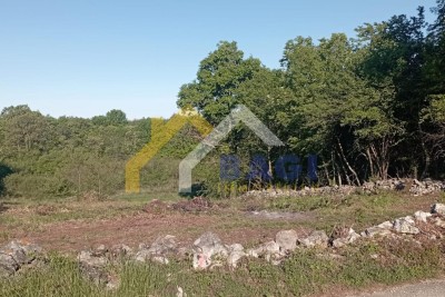 Istra-Građevinsko zemljište 1340m2- Juršići