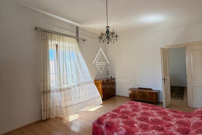 Istra, Brtonigla: Prostran stan s pogledom na more u centru