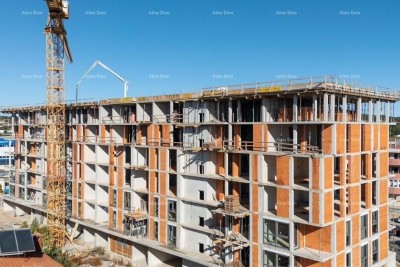 Moderna zgrada s liftom u izgradnji, blizu centra. S21