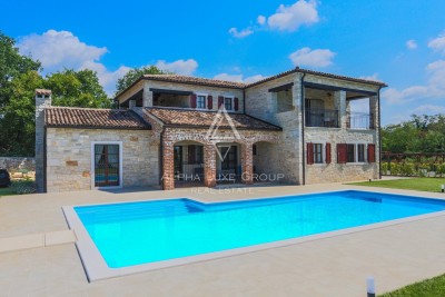 Istria, Tinjan: Luxurious villa with private pool for sale