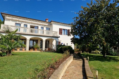 UMAGO - Spaziosa casa con ampio giardino, prima fila al mare