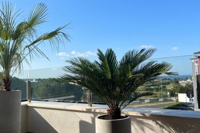 Elegantan stan s lijepim pogledom na more u Novigradu