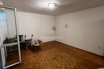 Appartamento con ascensore, ottima zona Pula