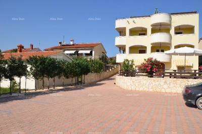 Apartmanski objekt s bazenom na odličnoj lokaciji, s pogledom na more u Medulinu