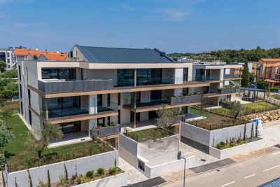 Istria, Novigrad, appartamento di lusso al piano terra dell'edificio