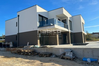 Luxury apartment with jacuzzi in Poreč (96 m2), sea view