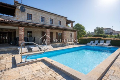 Poreč, okolica - rustikalna kamena vila s bazenom u istarskom stilu