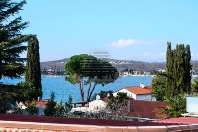 KUĆA S BAZENOM – SAMO 50 m OD MORA