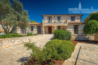 Steinvilla mit vier Schlafzimmern, beheiztem Pool und Meerblick