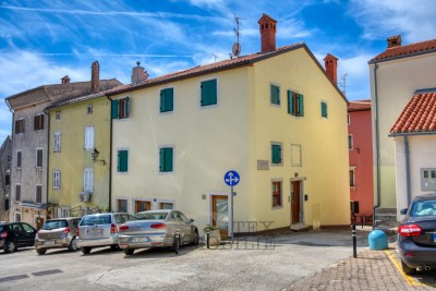 INVESTICIJSKI POTENCIJAL - STAMBENO-POSLOVNA ZGRADA U SRCU STAROGRADSKE JEZGRE VRSARA