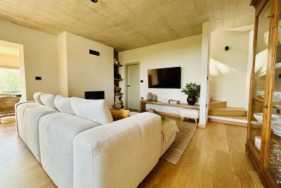 BUJE, TOP RENOVIRANA KUĆA S POGLEDOM NA MORE