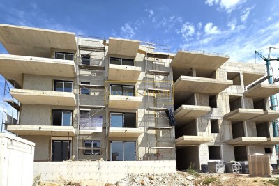 Appartement met één slaapkamer op de derde verdieping, nabij Poreč