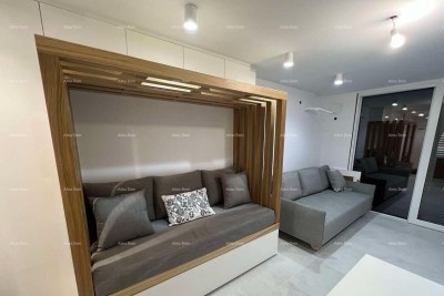 Prodajem adaptiranu i novouređenu garsonijeru u Novigradu, 350 m od mora