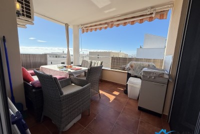 Spacious apartment with sea view in Novigrad