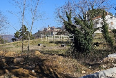 Motovun okolica - Građevinsko zemljište sa dozvolom za izgradnju prekrasne vile sa pogledom na Motovun