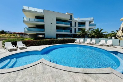 BANJOLE, VOLME, EKSKLUZIVA AGENCIJE, STAN SAMO 200 METARA OD PLAŽE I MORA