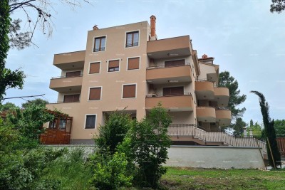 Trinadstropno stanovanje s strešno teraso! 100 metrov do morja.