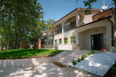 Poreč, Umgebung, Boutique-Hotel mit Restaurant und Einrichtungen