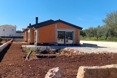 Vendita, Kaštelir – Casa moderna a un piano con piscina in costruzione KOP-770-C - nella fase di costruzione